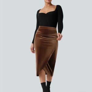 Halara High Waisted Midi Velvet Casual Tulip Skirt Size M